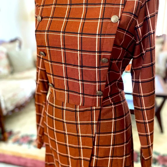 Woman’s Modest Dress - Picture 7 of 9